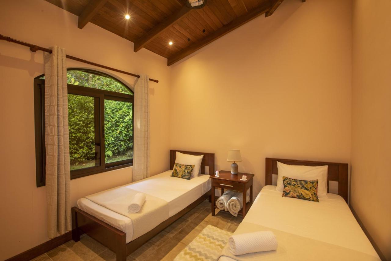 "Hana'S Celeste Retreat" Large Modern Villa Sleeps 6 On 20 Acres Of Nature! 比加瓜 外观 照片