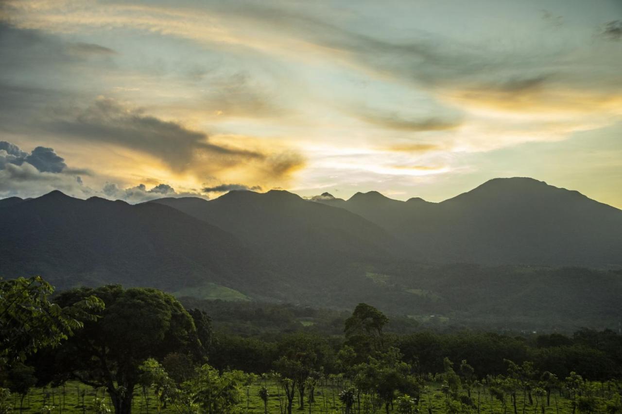 "Hana'S Celeste Retreat" Large Modern Villa Sleeps 6 On 20 Acres Of Nature! 比加瓜 外观 照片